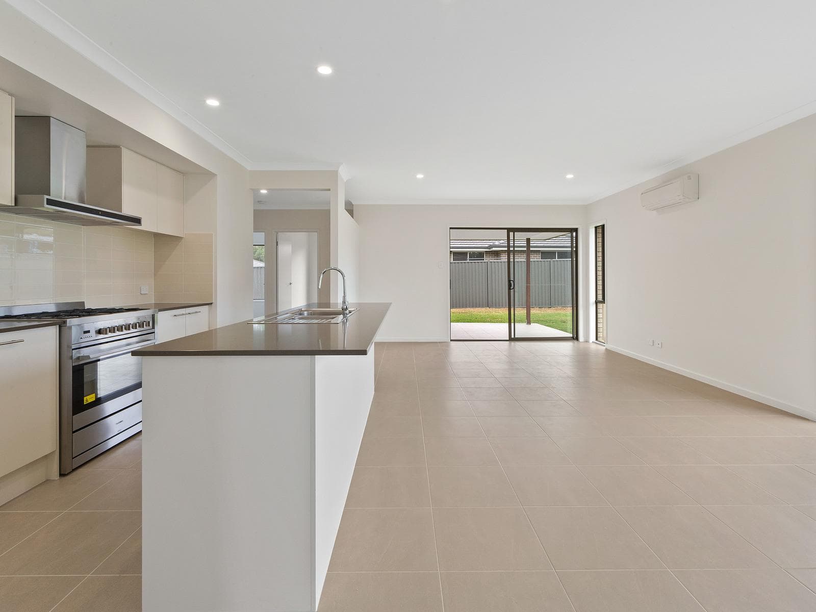 10/78-80																										Eton Street
														
								Smithfield, NSW 2164, Wauchope - Thumbnail 2