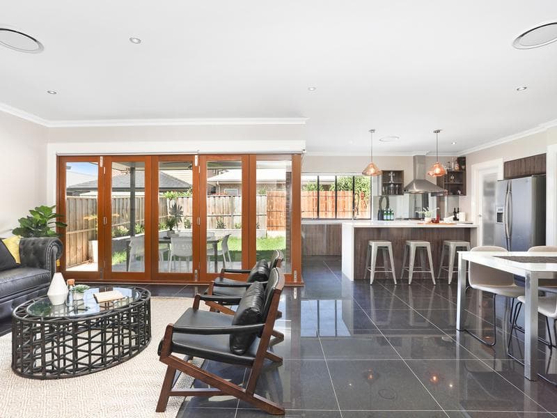 3 Vogue Avenue, Moorebank, Moorebank - Thumbnail 2