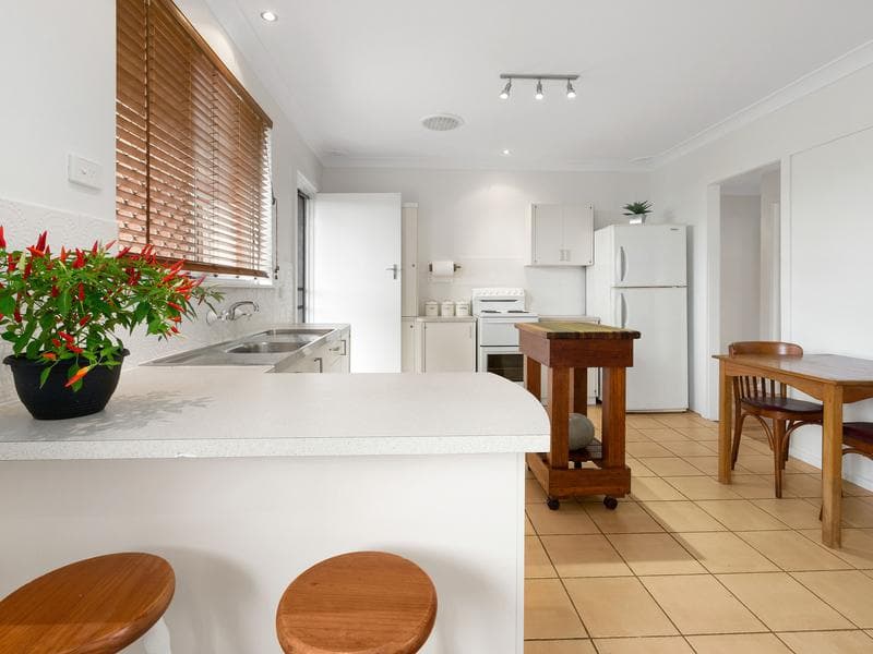 24 Hudson Avenue, Port Macquarie, Port Macquarie - Thumbnail 3