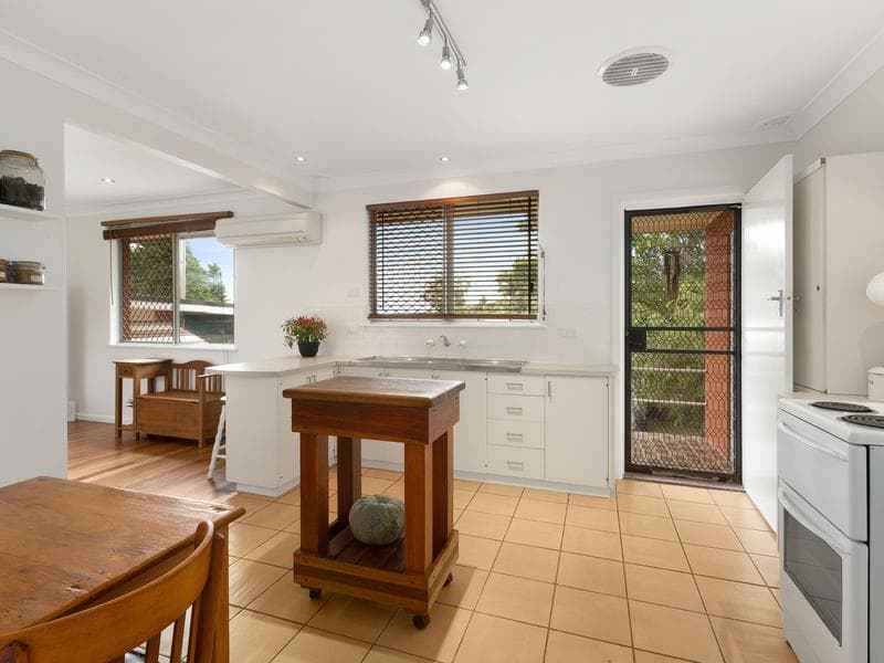 24 Hudson Avenue, Port Macquarie, Port Macquarie - Thumbnail 4
