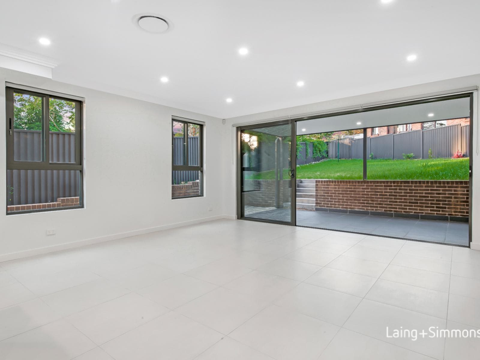 10/78-80																										Eton Street
														
								Smithfield, NSW 2164, Dundas - Thumbnail 4
