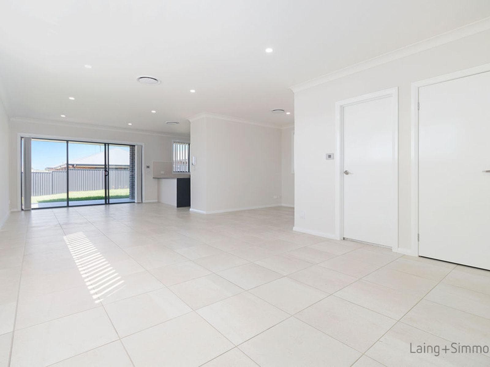 7 Holden Avenue, Middleton Grange, Middleton Grange - Thumbnail 3