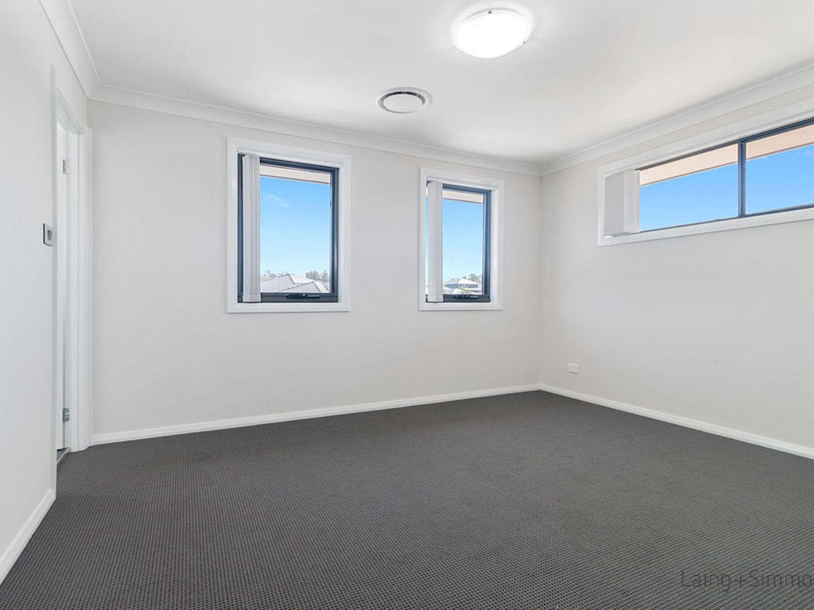 7 Holden Avenue, Middleton Grange, Middleton Grange - Thumbnail 6