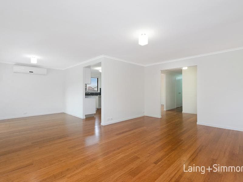9 Sanders Crescent, Kings Langley, Kings Langley - Thumbnail 2