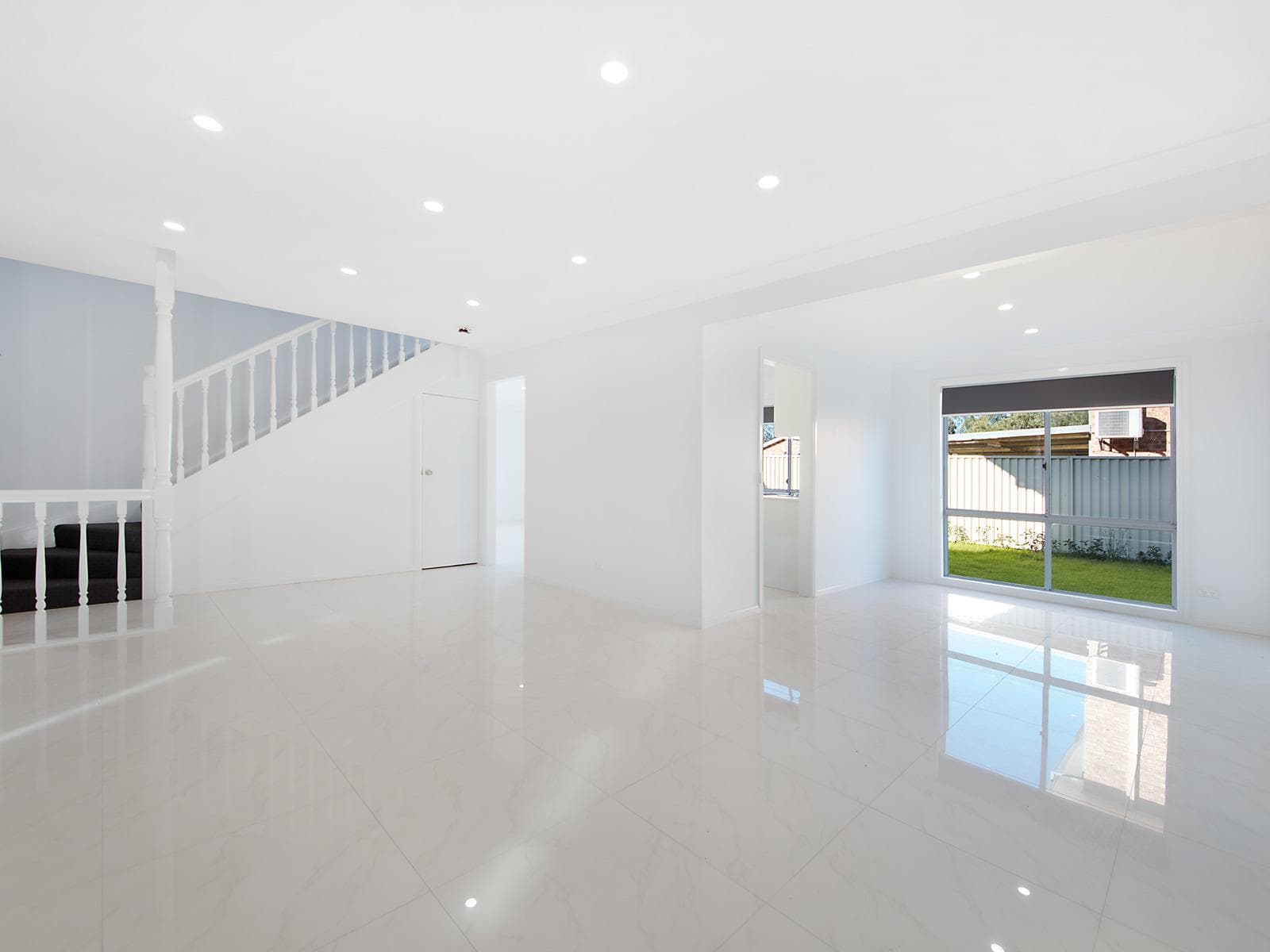 4b Sandstock Place, Woodcroft, Woodcroft - Thumbnail 3