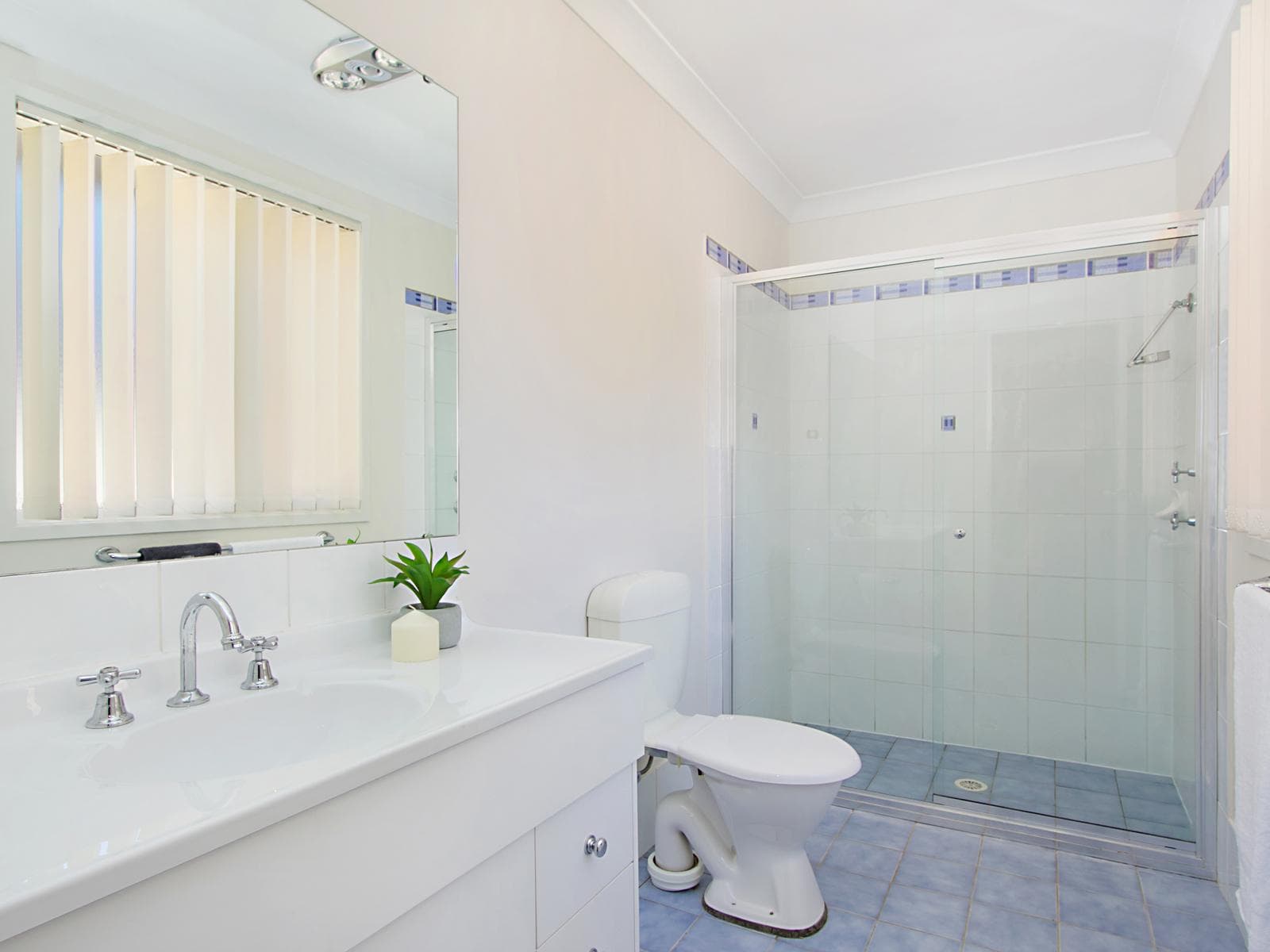 2/14																										Graylind Close
														
								Collaroy, NSW 2097, Acacia Gardens - Thumbnail 8
