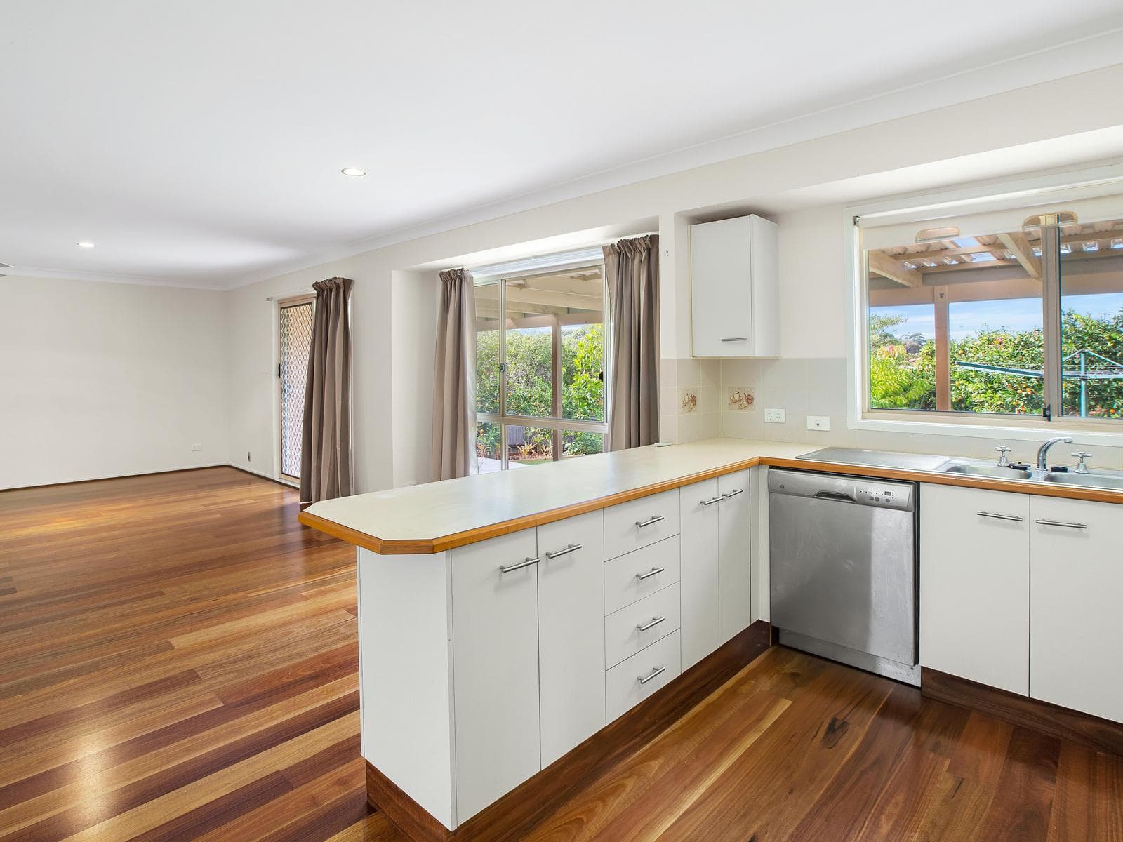 1 Opal Circuit, Port Macquarie, Port Macquarie - Thumbnail 2
