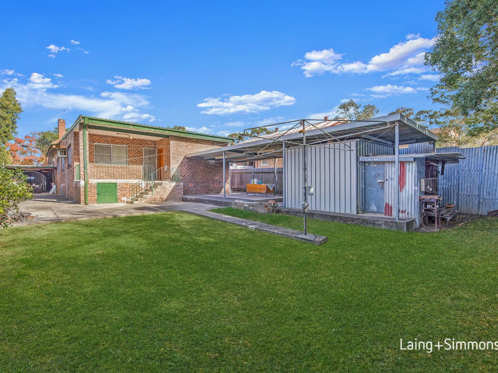 10/78-80																										Eton Street
														
								Smithfield, NSW 2164, Guildford - Thumbnail 4