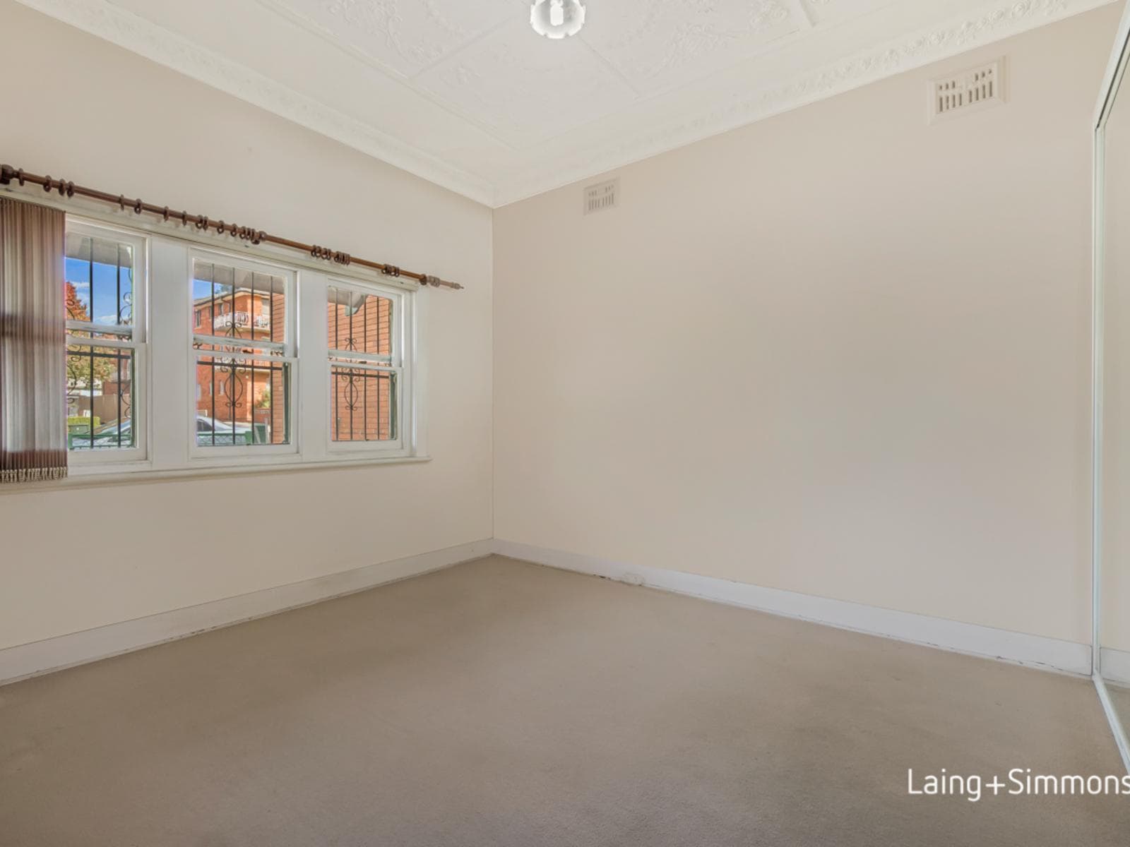 10/78-80																										Eton Street
														
								Smithfield, NSW 2164, Guildford - Thumbnail 6