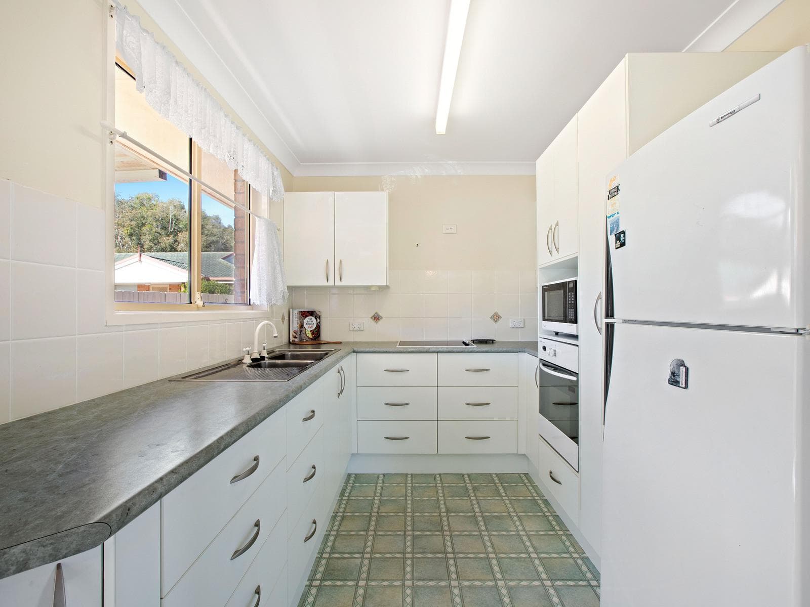 24b Mayworth Avenue, Port Macquarie, Port Macquarie - Thumbnail 3