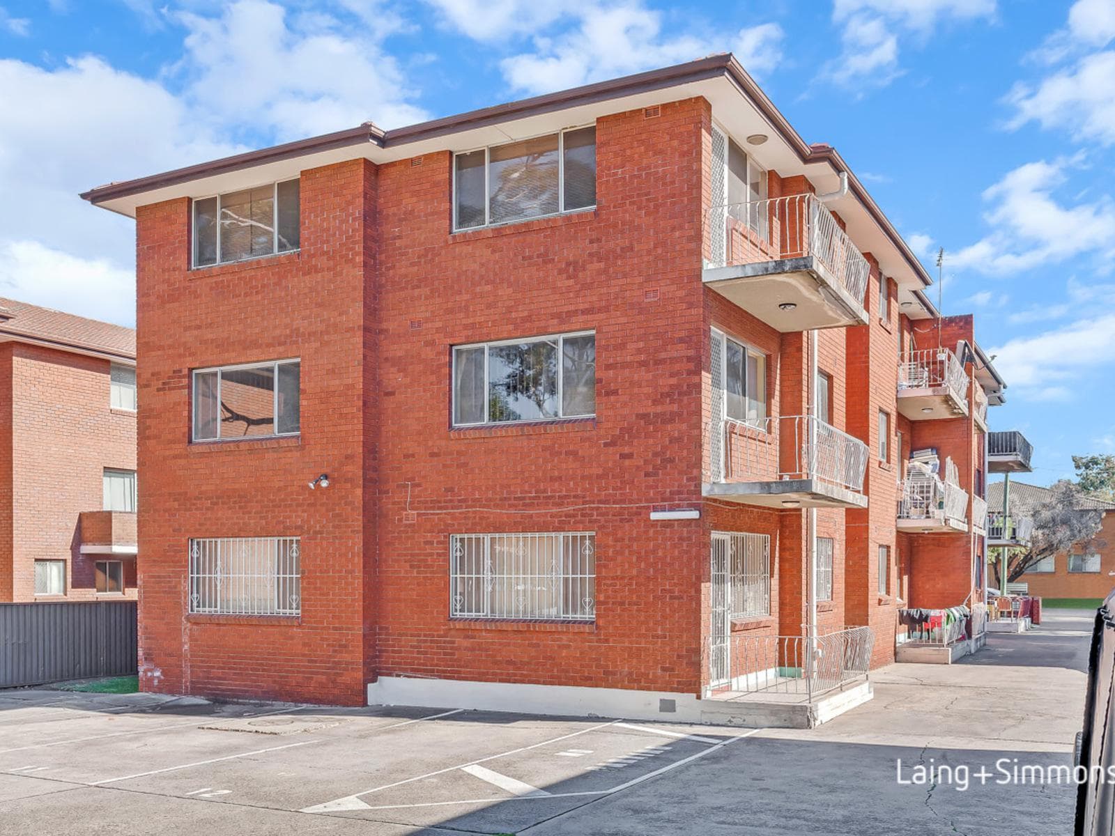 4/19-21 The Trongate, Granville, Granville - Image 1