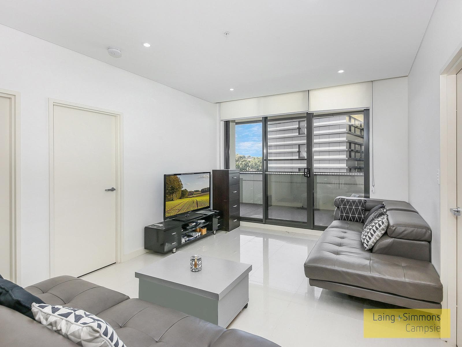 607/3 Nipper Street, Homebush, Homebush - Thumbnail 2