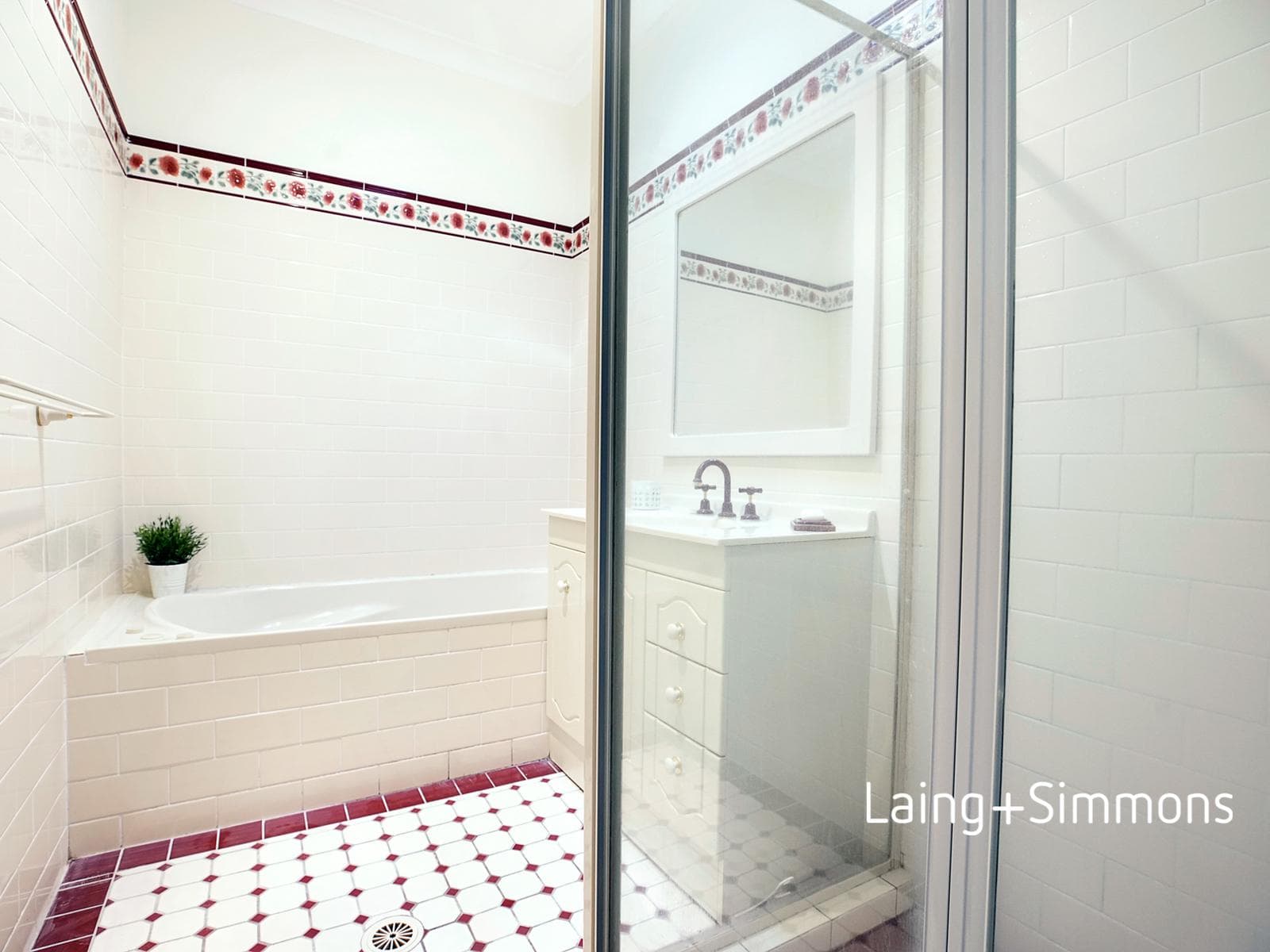 11 Pembroke Street, Cambridge Park, Cambridge Park - Thumbnail 5