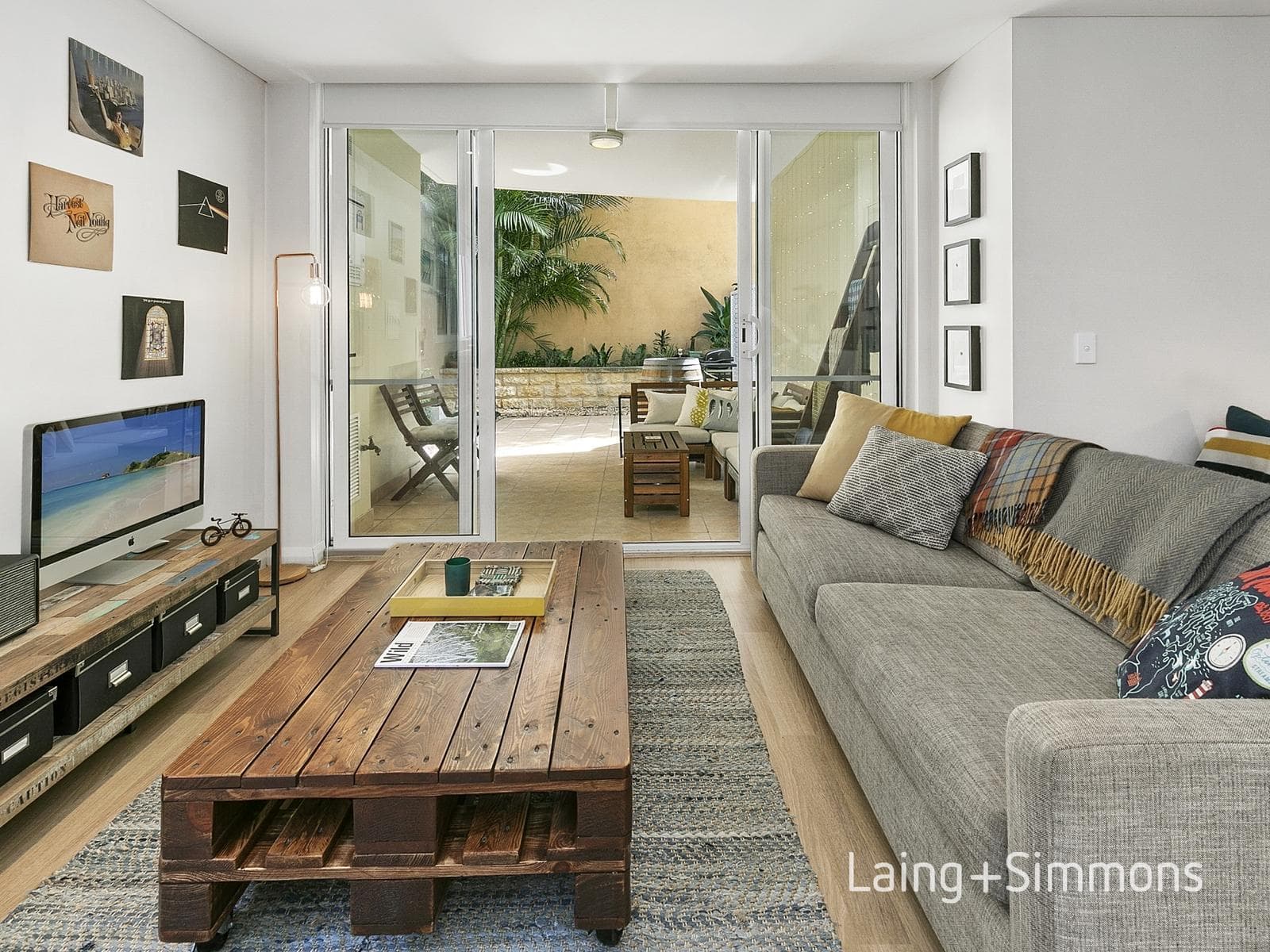 7/4-16 Kingsway, Dee Why, Dee Why - Image 1