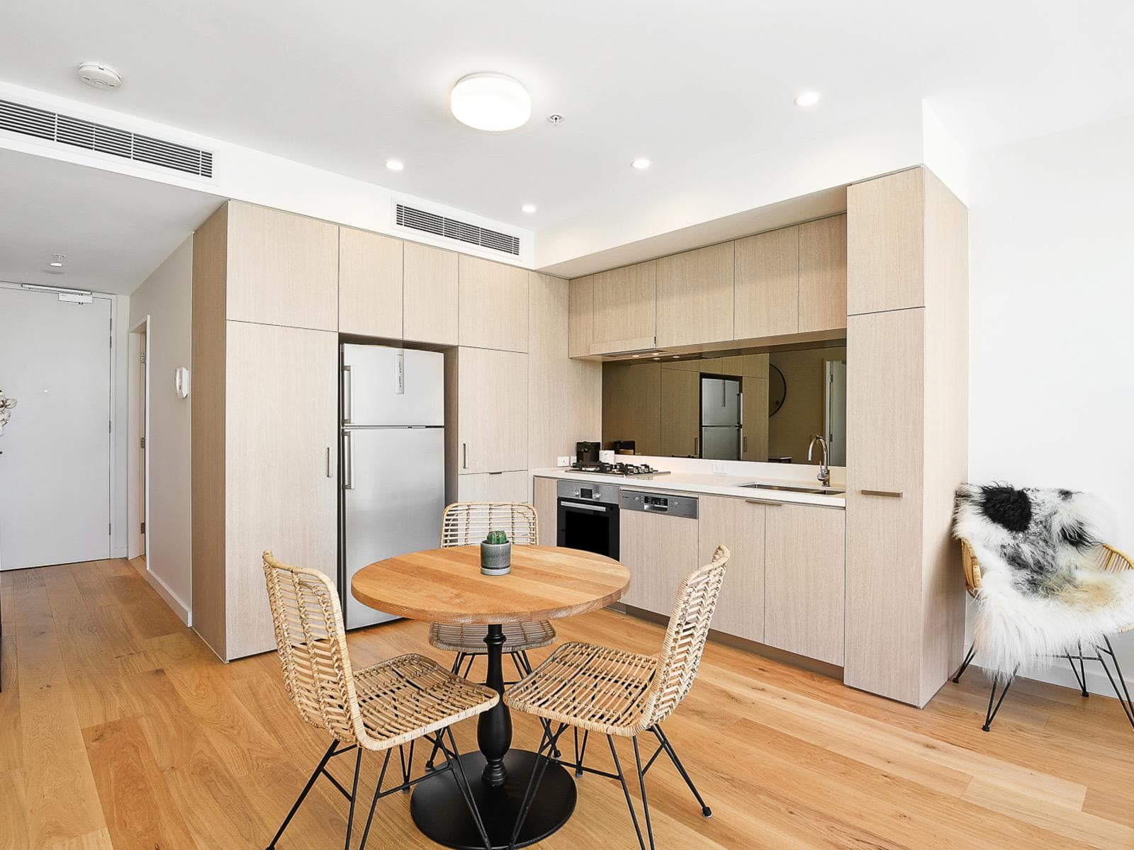 1001/3 Foreshore Boulevard, Woolooware, Woolooware - Thumbnail 2