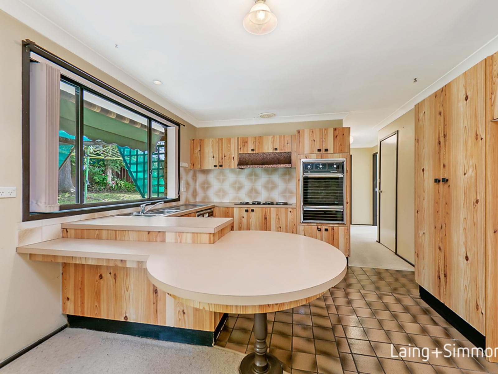 151 Joseph Banks Drive, Kings Langley, Kings Langley - Thumbnail 2