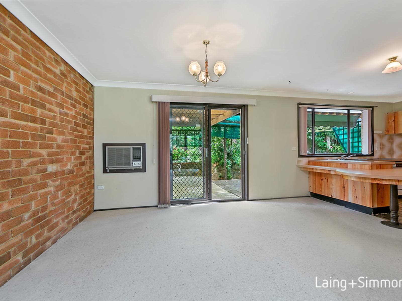 151 Joseph Banks Drive, Kings Langley, Kings Langley - Thumbnail 3