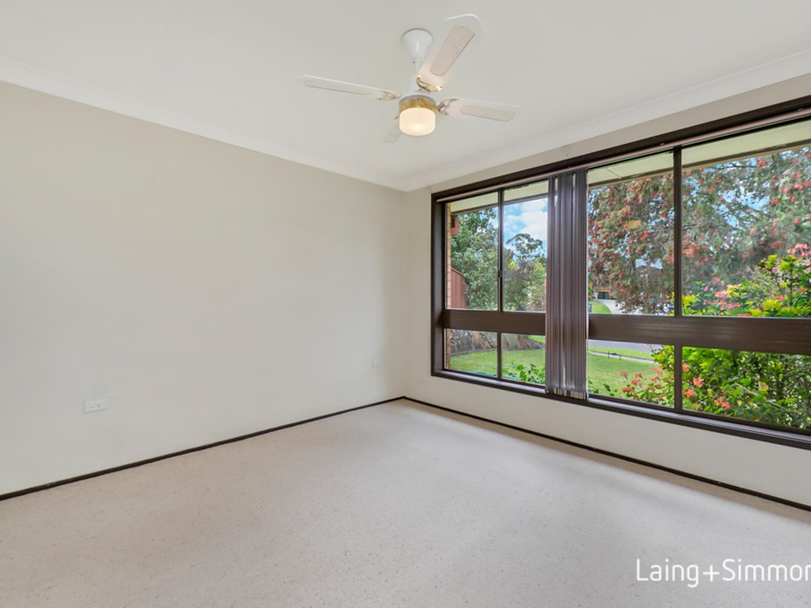 151 Joseph Banks Drive, Kings Langley, Kings Langley - Thumbnail 5