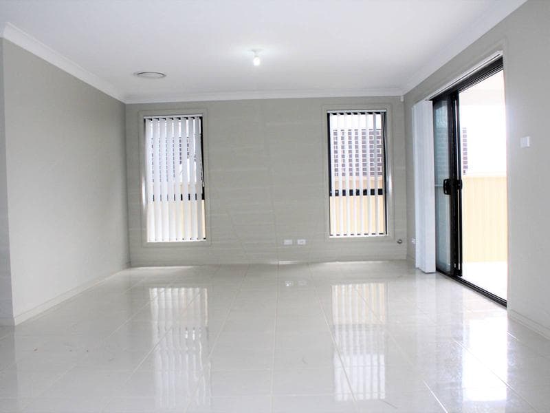 36/10																										Abraham Street
														
								Rooty Hill, NSW 2766, Middleton Grange - Thumbnail 5
