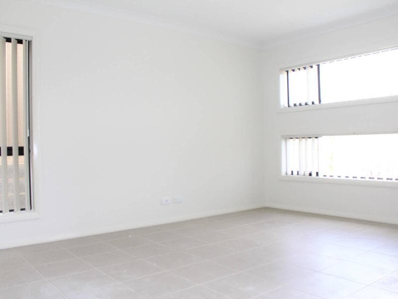 55 Southern Cross Ave, Middleton Grange, Middleton Grange - Thumbnail 2