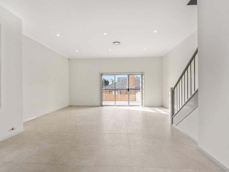 23 Little John Street, Middleton Grange, Middleton Grange - Thumbnail 3