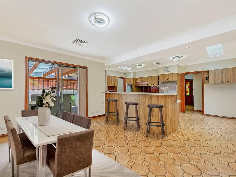 8 Rennell Street, Kings Park, Kings Park - Thumbnail 2