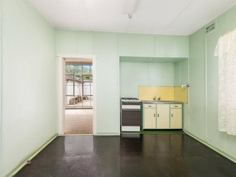 17 Elaine Street, Regents Park, Regents Park - Thumbnail 5