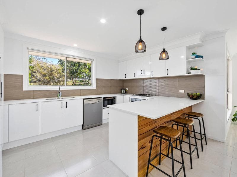 24 Howell Avenue, Port Macquarie, Port Macquarie - Thumbnail 2