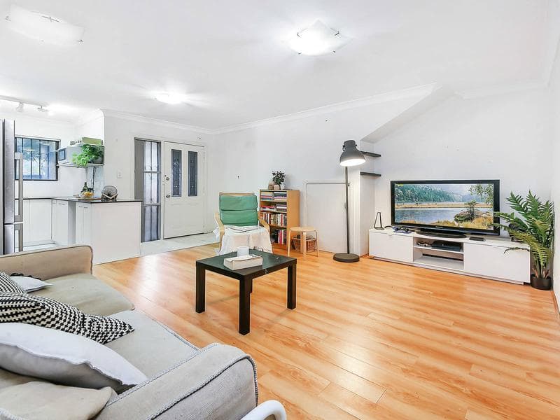 3/121 Canterbury Road, Canterbury, Canterbury - Thumbnail 2