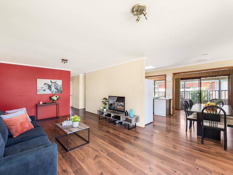 3 Lurnea Avenue, Georges Hall, Georges Hall - Thumbnail 2