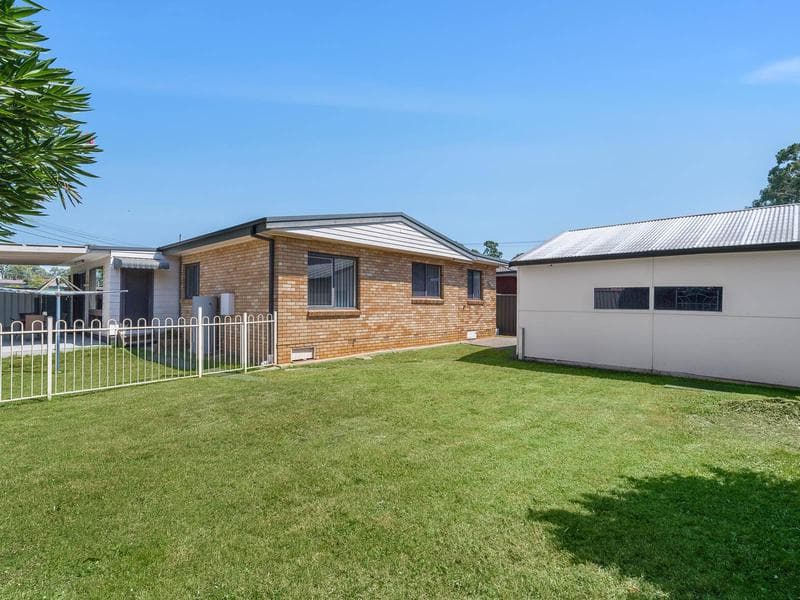 3 Lurnea Avenue, Georges Hall, Georges Hall - Thumbnail 5