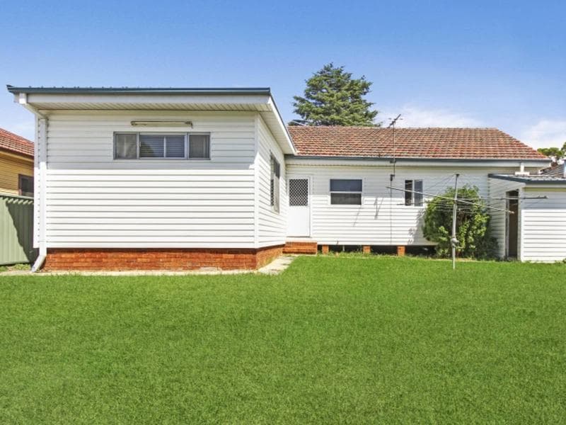 8/35																										Parkes Road
														
								Artarmon, NSW 2064, Fairfield East - Thumbnail 7