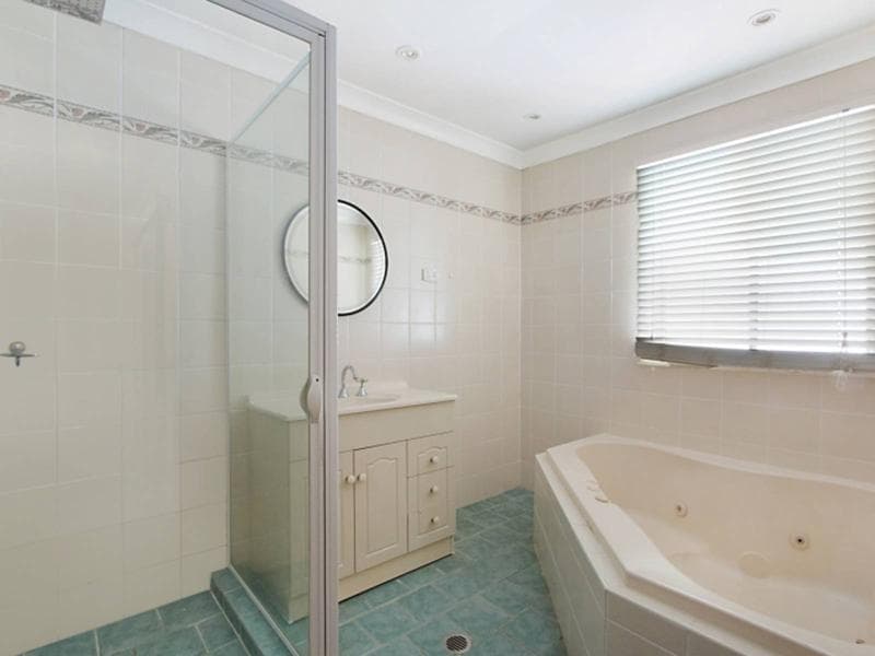 17 Lavinia Street, Seven Hills, Seven Hills - Thumbnail 5
