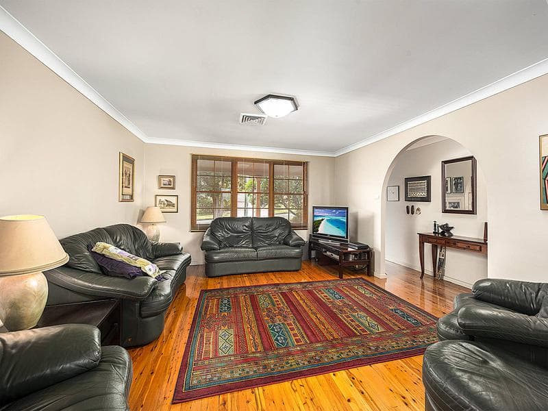 15 Lavinia Street, Seven Hills, Seven Hills - Thumbnail 2