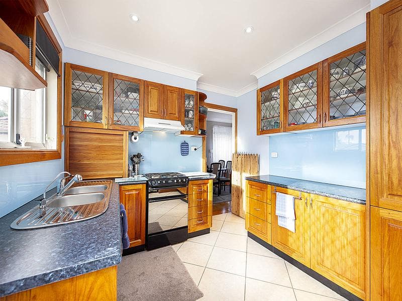 68 Mackenzie Boulevard, Seven Hills, Seven Hills - Thumbnail 2