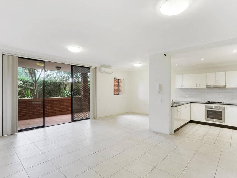 17/7-11 Kitchener Avenue, Regents Park, Regents Park - Image 1