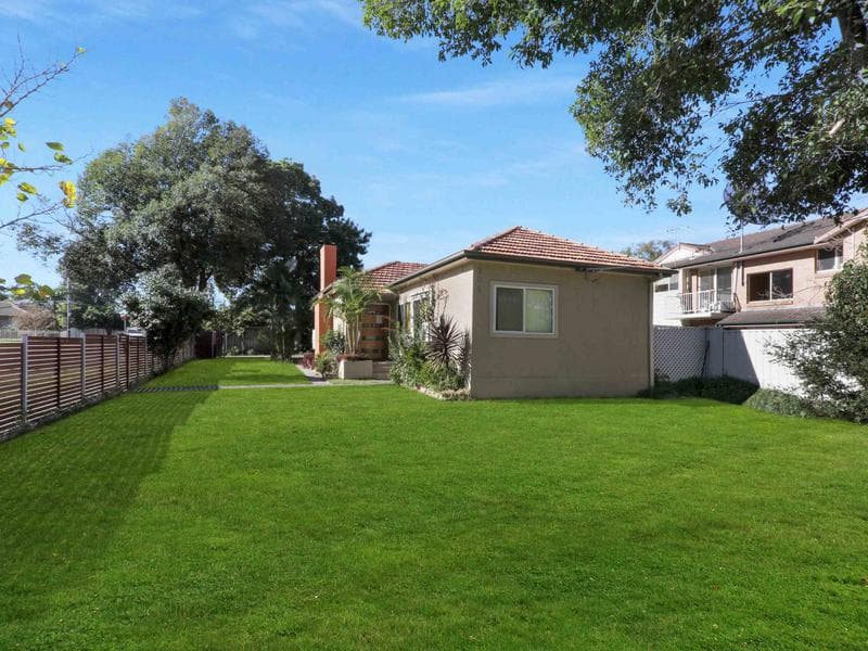 206 Chisholm Road, Auburn, Auburn - Thumbnail 2