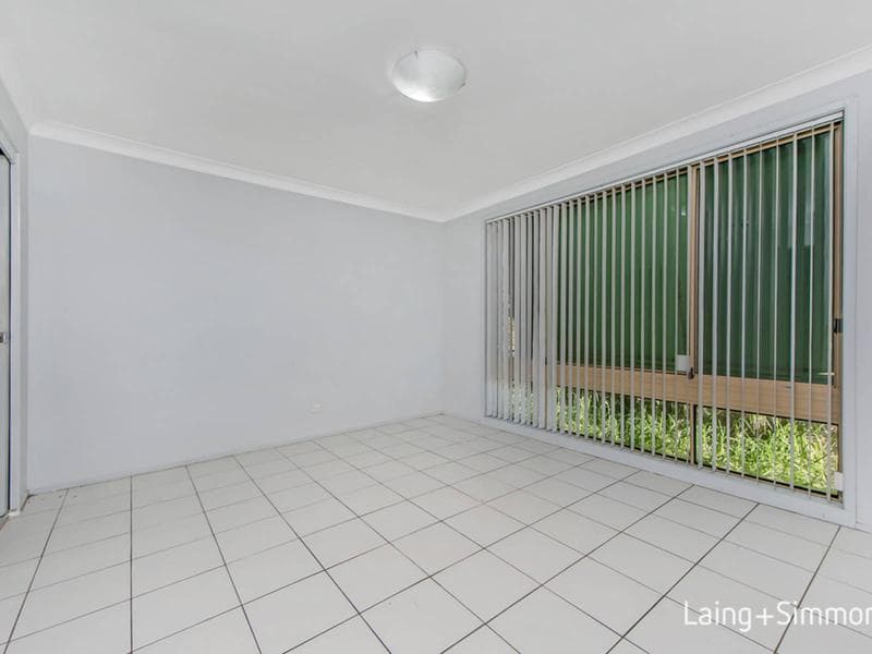 68 Hawkesworth Parade, Kings Langley, Kings Langley - Thumbnail 3