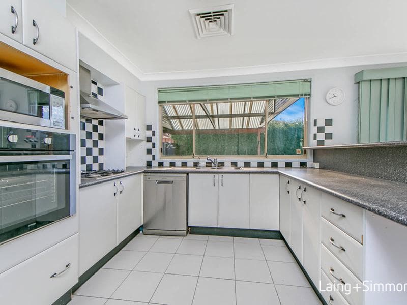 68 Hawkesworth Parade, Kings Langley, Kings Langley - Thumbnail 4
