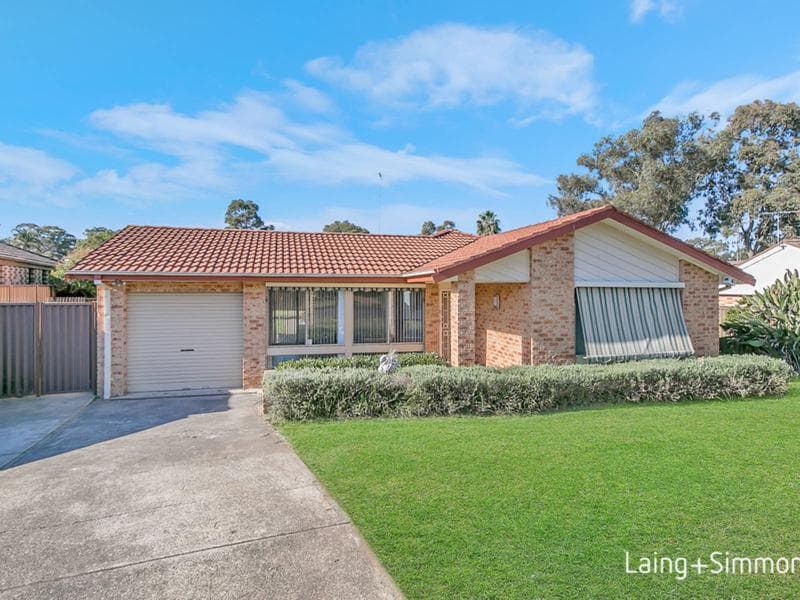 68 Hawkesworth Parade, Kings Langley, Kings Langley - Image 1