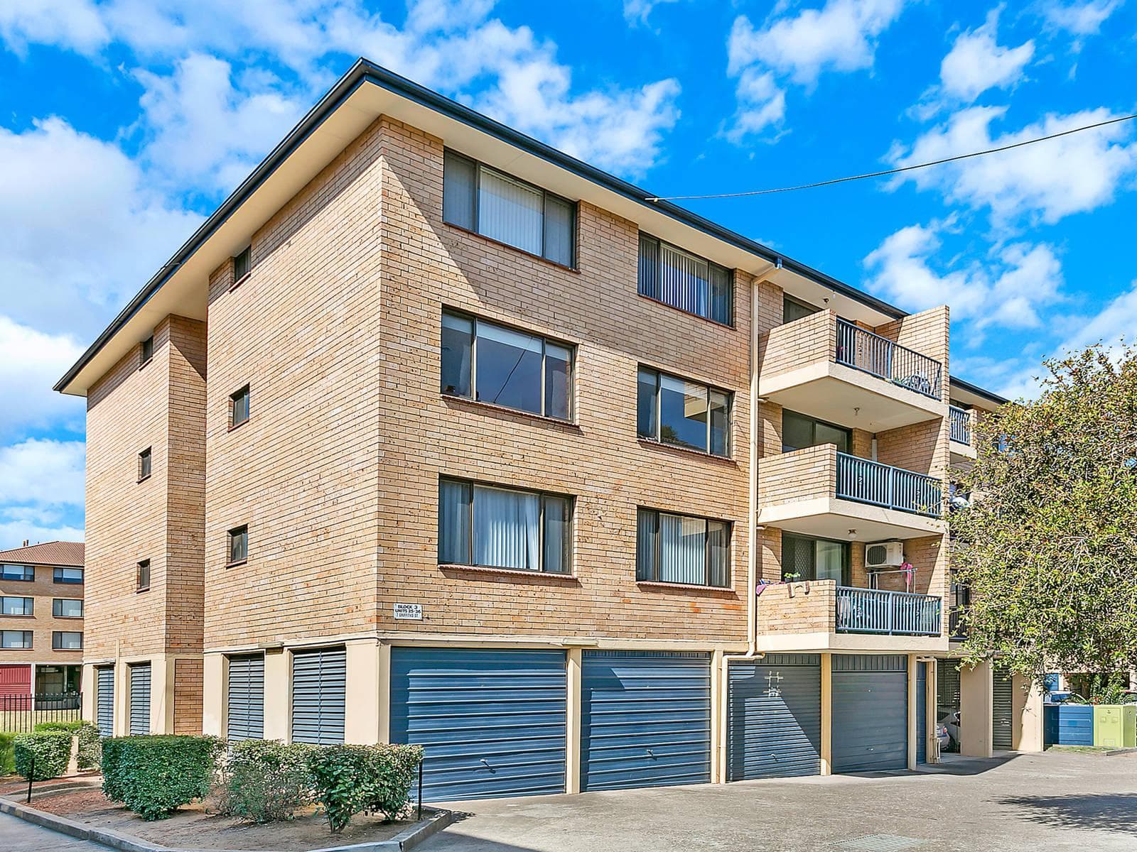 32/7 Griffiths Street, Blacktown, Armidale - Image 1