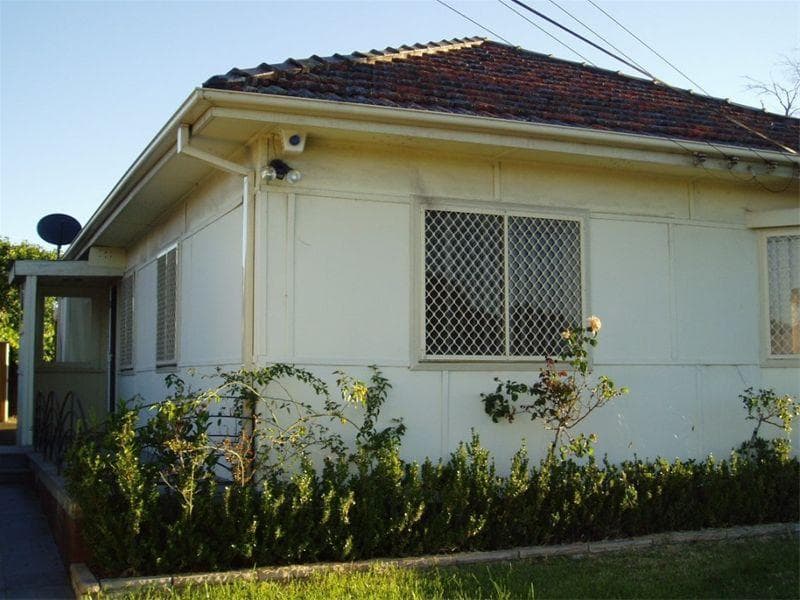 44 Cleone Street, Guildford, Guildford - Image 1