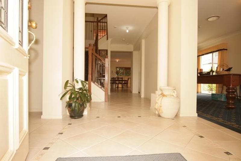 8 Stefie Place, Kings Langley, Kings Langley - Thumbnail 2