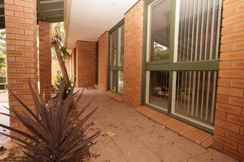 5/10																										Allen Street
														
								Harris Park, NSW 2150, Kings Park - Thumbnail 3