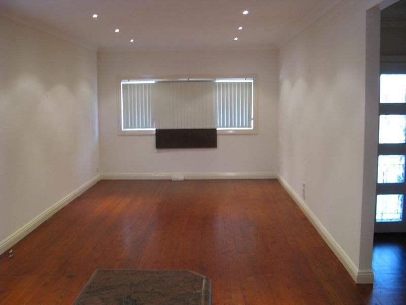 5/10																										Allen Street
														
								Harris Park, NSW 2150, Guildford - Thumbnail 4