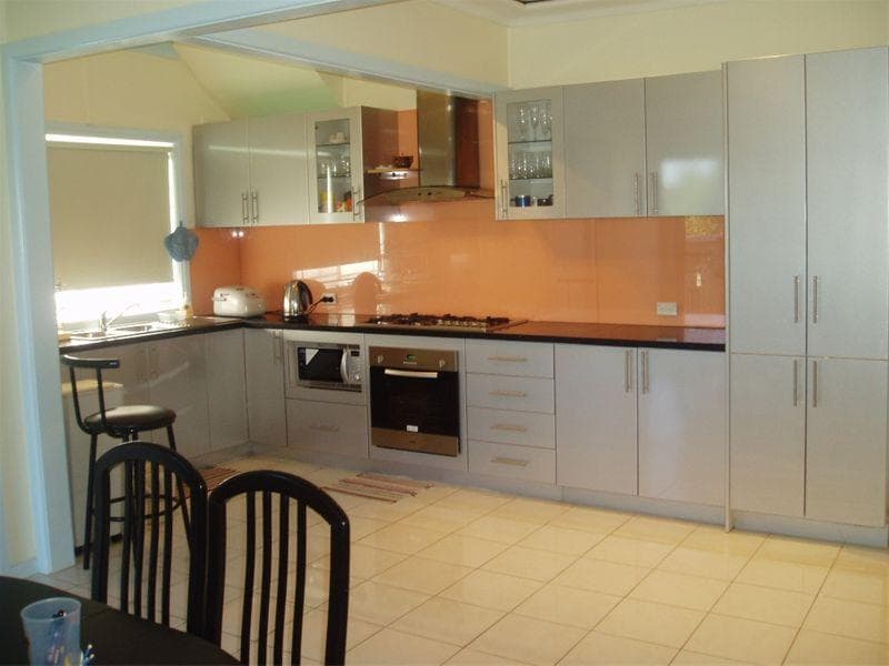 18 Robertson Street, Guildford, Guildford - Thumbnail 3