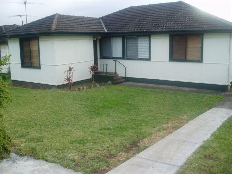 32 Pitcairn Avenue
Lethbridge Park, NSW 2770, Chester Hill - Image 1