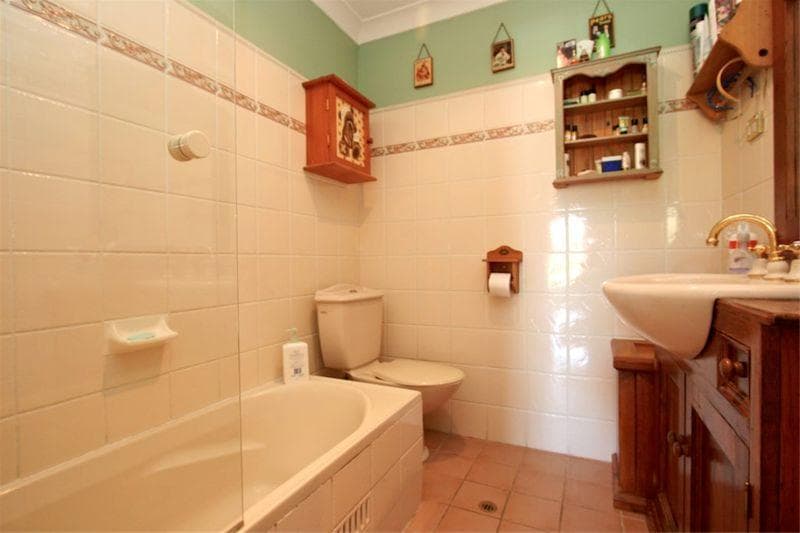10 Jura Place, Seven Hills, Seven Hills - Thumbnail 3