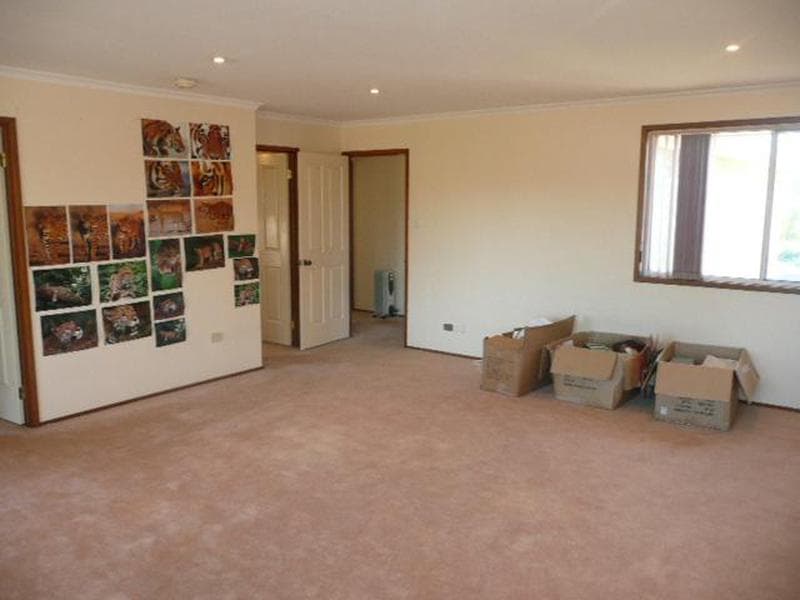 11 Odelia Cres, Plumpton, Plumpton - Thumbnail 5