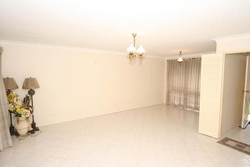 79 Sutherland Avenue, Kings Langley, Kings Langley - Thumbnail 2